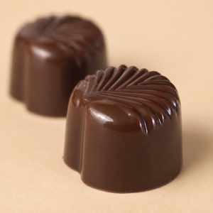 Best Selling Products Flower Shaped Compound Dark <b>Chocolate</b> Bites Dedicated To <b>Chocolate</b> Wholesale Trade - Product Image 2