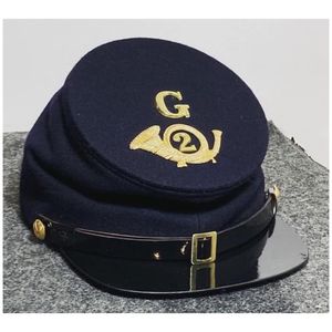 Parece ser una reproducción de una gorra de forja modelo 1858 de la Federación, también conocida como un kepi. - Product Image 3