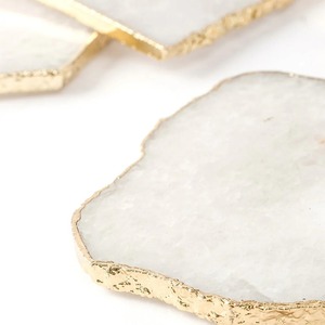 Sous-verres en résine Minimal Luxe, ensemble de sous-verres contemporains pour une décoration intérieure chic et pour offrir en cadeau - Product Image 3