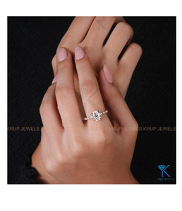 Anillo de Compromiso de Diamantes de Corte Ovalado de Lujo con Piedras Decorativas Redondas Marquise, Anillo de Boda Minimalista de Oro Sólido de 18K para Mujer - Product Image 6