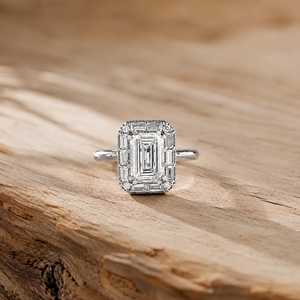 Bague de fiançailles en diamant de laboratoire émeraude avec halo et accents baguette, bijoux fins - Product Image 6