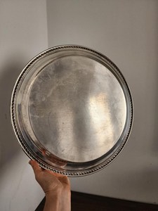 Assiette de présentation dorée brossée, vaisselle haut de gamme pour la décoration de tables de mariage et de banquets d'hôtel - Product Image 3