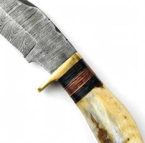 Outil de terrain extérieur artisanal en acier Damas torsadé, avec manche en os de chameau naturel empilé et Micarta - Product Image 6