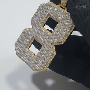 Colgante de Diamantes Dvars Personalizado, Joyería Hip Hop, Colgante con Letra y Número de la Suerte, Chapado en Oro de 18K, Colgante de Moissanita de Lujo - Product Image 3