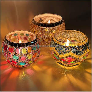 Fournisseur en gros de bougeoirs votifs en verre coloré faits à la main, 1 couleur, durables, décoration pour la maison et les fêtes - Product Image 1