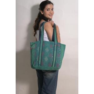 Sac à bandoulière en coton indien Kantha fait main, sac fourre-tout pour femmes, sac de courses, sac de marché - Product Image 1