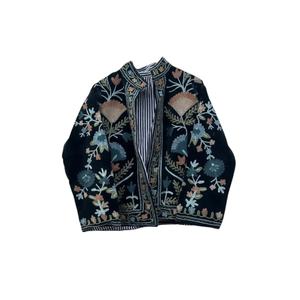 Veste indienne en coton Suzani faite à la main Veste courte brodée à la main Manteau unisexe Veste courte Suzani faite à la main - Product Image 1