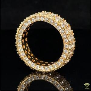 Anillo de banda ancha de plata de ley 925 con moissanita y diamantes, diseño de piedras en varias filas, tono dorado, joyería de lujo para compradores mayoristas - Product Image 2