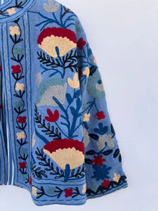 Chaqueta Acolchada Transpirable, Resistente al Viento, Bordada con Flores Vintage, Hecha a Mano |   Abrigo Reversible de Otoño/Invierno |   Algodón Ecológico - Product Image 3