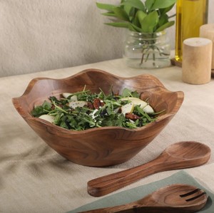 Ensemble de saladiers en bois d'acacia de haute qualité, design moderne, bols de service pour cuisine et salle à manger, faits à la main au Vietnam, personnalisables, pour fêtes et événements. - Product Image 3