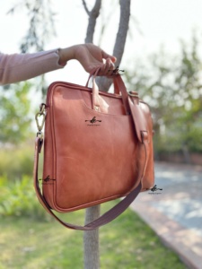 New Arrival Genuine Leather Messenger Shoulder Bag Multi Uses Hot Sale High Quality Leather Unisex Bag - Product Image 2
