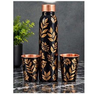 ชุดขวดน้ำทองแดงลายดอกไม้สีทองจาก Onyx botanical พร้อมฝาปิดแบบพกพาสำหรับเดินทาง - Product Image 1