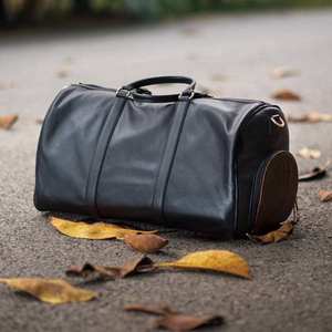 Bolsa de Viaje de Cuero Negra con Panel Lateral Marrón, Gran Capacidad, Sistema de Transporte con Asa - Cuero 2026 - Product Image 6