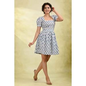 Vestido Mini Lavable Ecológico con Estampado Floral Azul y Blanco para Mujer, Manga Abullonada, Cuello Redondo, Vestido Casual de Verano para Fiesta - Product Image 2