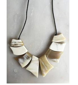 Collier pendentif en corne, bijoux fantaisie, ras-de-cou pour femme, ensembles de bijoux antiques, breloques personnalisables avec logo, artisanat naturel écologique - Product Image 5