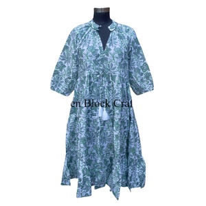 Robe midi en coton tricoté pour femme, style bohème moderne, imprimé floral, franges en dentelle, manches longues, volants, écologique, lavable, boutons - Product Image 1