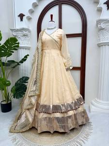 Ensemble Lehenga Anarkali en Soie Crème, Robe Longue Brodé avec Dupatta Banarasi, Séchage Rapide, Tenue de Mariage et de Fête - Product Image 1