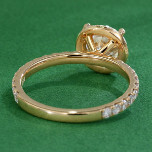Anillo de Diamante Cultivado en Laboratorio con Certificación IGI de 2 Quilates, Halo Central Redondo, Diamante VVS con Oro Amarillo Sólido de 14K para Boda - Product Image 2