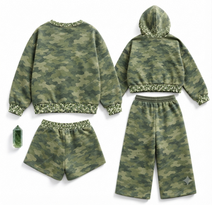 Ensemble de survêtement pour femme en 4 pièces, couleur verte personnalisée, sweat-shirt à capuche, short, pantalon large - Product Image 2