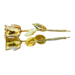 Figurine de rose en cuivre plaqué or 24 carats, faite à la main avec impression numérique, pour célébrer les occasions de mariage - Product Image 4