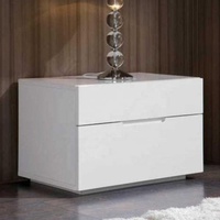 Ensembles de meubles d'hôtel modernes avec lit capitonné, table de chevet blanche, coiffeuse et miroir