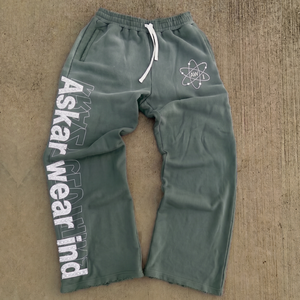 Pantalon de survêtement vert pour homme Askar Wear Inc, taille élastique avec cordon de serrage, style streetwear décontracté, en coton mi-lourd, imprimé lettres sur la jambe gauche - Product Image 1