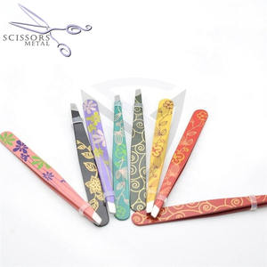 Pinzas Profesionales para Cejas de Acero Inoxidable de Grado Quirúrgico con Punta Curva para Extensión de Pestañas, Depilación y Maquillaje - Product Image 3