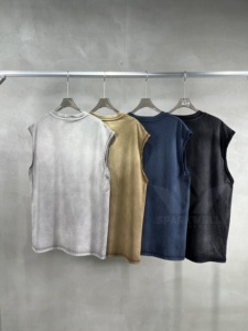เสื้อกล้ามถักผ้าฝ้ายสีพื้นสำหรับผู้ชาย คอกลม แขนกุด สไตล์ลำลอง เนื้อผ้านุ่ม ระบายอากาศได้ดี สีเทา สีเบจ สีกรมท่า สีดำ - Product Image 5