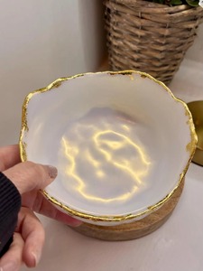 Bol en résine artisanal avec finition époxy vibrante, modèle style ange, durable pour cuisines modernes - Product Image 6