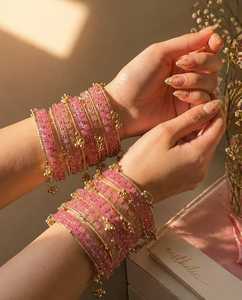 Bracelets en verre de qualité export, mode féminine, style traditionnel indien pakistanais, bracelets kashmiris, emballage et designs personnalisés avec logo. - Product Image 3