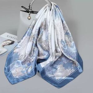 Écharpe carrée 100% soie pour femmes, motif imprimé, accessoire de mode multifonctionnel, toutes saisons - Product Image 4