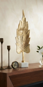 Sculpture décorative en aluminium doré en forme de feuille avec base en marbre blanc – Décoration de bureau - Product Image 6