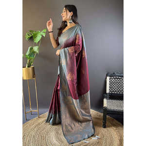 Sari en soie douce de couleur marron avec bordure florale et contraste tissé en zari, robes de soirée élégantes - Product Image 1