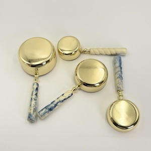 Nuevas Tazas Medidoras de Acero Inoxidable con Acabado Dorado y Mango de Resina Colorida, Utensilios de Repostería y Artículos de Cocina a Bajo Precio - Product Image 5