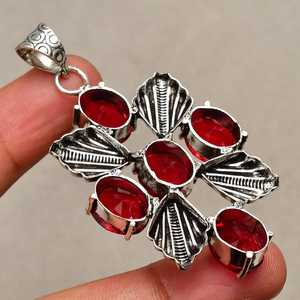 Pendentif Fleur Vintage Fait Main en Grenat Doré, Monture Sertie en Argent Sterling 925, Bijou de Fiançailles Élégant avec Pierre Précieuse pour Anniversaire - Product Image 5