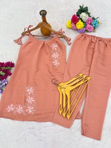 Women Cotton Kurti Set With <b>Palazzo</b> <b>Pants</b> Embroidered Floral Design Loose Fit Casual Wear Summer Outfit India Pakistan Style - Product Image 4