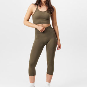 Leggings capri pour femmes de bonne qualité à bas prix, disponibles en nouveaux modèles avec logo personnalisé / Leggings pour femmes à séchage rapide à prix avantageux - Product Image 4