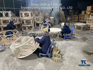 Vente en gros ENSEMBLE DE TABLE ET DE CHAISES EN ROTIN et TABLE DE MAQUILLAGE POUR ENFANTS EN ROTIN avec design personnalisé et prix le plus bas pour les acheteurs en gros - Product Image 3