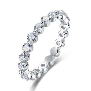 Anillo de boda de diamante cultivado en laboratorio con círculo completo, perfecto para aniversario o - Product Image 2