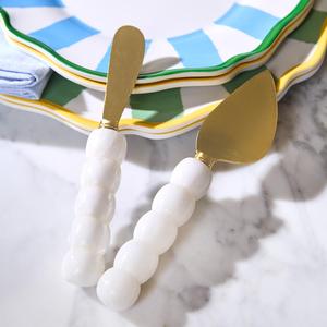 Juego de Cuchillos para Queso Modernos de Lujo con Mangos Blancos y Hojas de Acero Inoxidable Dorado, 3 Piezas, Utensilios Gourmet para Queso para Comidas Elegantes - Product Image 2