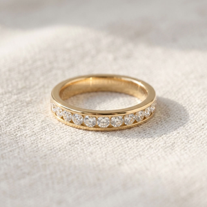 Bague éternité en or 14 carats avec diamants de laboratoire, taille brillant rond, pavé, pour cadeau de mariage - Product Image 2