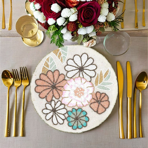 แก้วปักลายดอกไม้สีพาสเทลและแผ่นรองจานลูกปัดโพลีเอสเตอร์สำหรับตกแต่งโต๊ะสำหรับงานแต่งงานและแผ่นรองสำหรับคริสต์มาส - Product Image 1