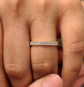 Bague d'éternité personnalisée en or 14K 18K avec diamants de laboratoire, diamant rond brillant VVS, bague Milgrain – Fabricant - Product Image 2