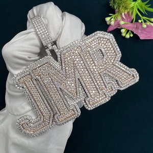 Collier Pendentif Personnalisé Hip Hop en Moissanite pour Homme, en Argent Sterling 925, Lettre Bling Sertie Griffe, Certifié IGI - Product Image 1