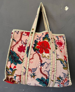 Bolso de hombro clásico de terciopelo estampado con acabado elegante y amplio espacio - Product Image 5