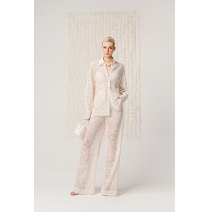 Nouveautés tendance : Chemises pour femmes NOELLE FLORAL SHIRT, prêtes à être expédiées. Élégantes chemisiers et blouses à manches longues pour femmes, Vietnam. - Product Image 3