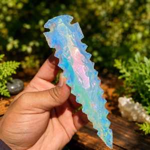 Pointe de flèche en opalite de 6 pouces faite à la main, style silex, avec revêtement Angel Aura - Product Image 1