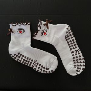 Calcetines Cómodos de Algodón y Spandex para Mujer, con Logotipo Personalizado, Bordado de Taza de Café, Lazo, Volantes, Antideslizantes, Ecológicos, Gruesos, para Pilates y Yoga - Product Image 1