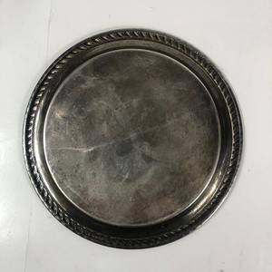 Bandeja Redonda de Metal Grabada con Acabado Plateado, Perfecta para Eventos, Servir en Fiestas y Exhibición en Buffet, Venta al por Mayor desde India - Product Image 4