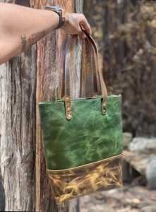 Portefeuille-pochette en cuir de veau sculpté à la main par BS INTERNATIONAL, pour femmes, personnalisé, fermeture éclair, imperméable, capacité 3L+ - Product Image 6